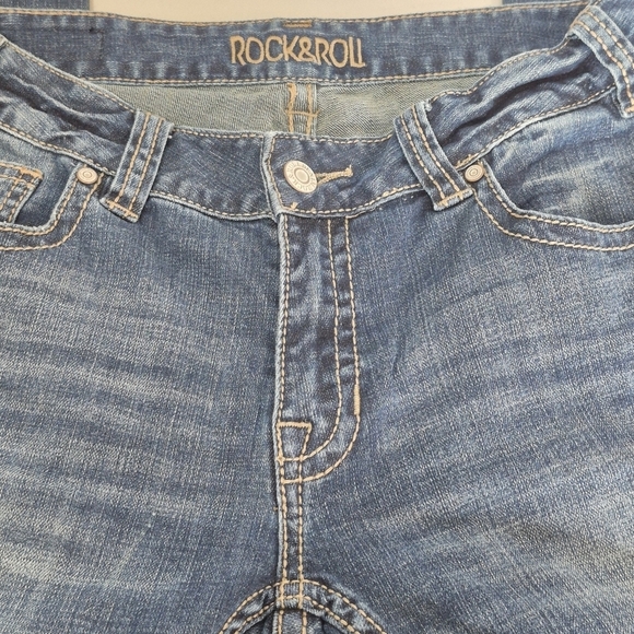 Rock & Roll Cowgirl Cuffed Jeans - Size 31 - Picture 4 of 14